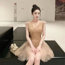 批发2026夏季新款蕾丝拼接网纱连衣裙女收腰显瘦无袖轻奢气质温柔短裙