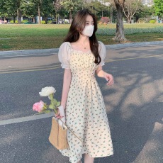 批发法式雪纺碎花吊带连衣裙女夏季新款设计感短款温柔风气质收腰