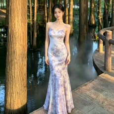 性感纯欲氛围感露背紫色连衣裙修身显瘦包臀鱼尾裙度假风长裙