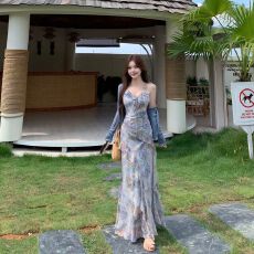 批发度假气质绝美连衣裙女装夏季新款开衫蓝色长裙两件套装