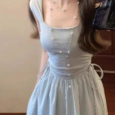 批发法式吊带白色方领连衣裙收腰显瘦绝美海边度假气质<b class='q'>背心</b><b class='q'>长裙</b>夏褶皱