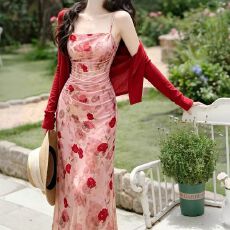 批发绝美小裙子法式红色吊带连衣裙海岛穿搭度假沙滩<b class='q'>长裙女</b>