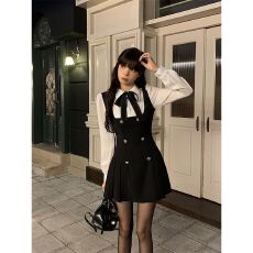 春秋季2026年新款女富家千金收腰显瘦法式背带假两件连衣裙子女