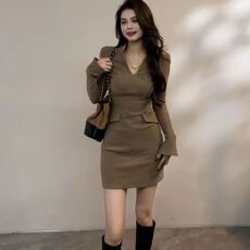批发御姐风时髦假口袋领<b class='q'>连衣裙</b>女秋冬收腰显瘦打底性感包臀短裙