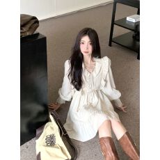 批发茶歇法式系带v领长袖<b class='q'>连衣裙</b>女春秋甜美气质收腰显瘦<b class='q'>荷叶边</b>A字短裙