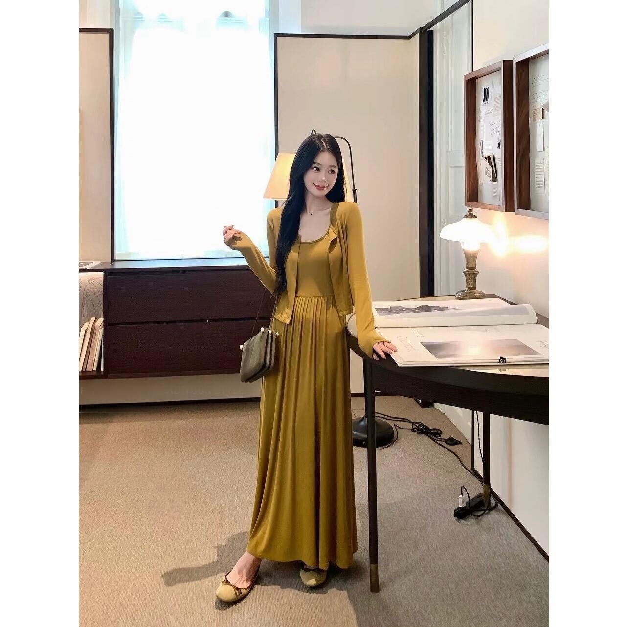BY35891# 秋季慵懒氛围感两件套气质显瘦吊带收腰长款连衣裙长袖开衫外套女  服裝批發女裝批發服飾貨源