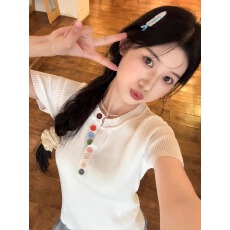 批发多巴胺穿搭彩色V领纽扣设计正肩短袖T恤女夏季修身显瘦针织衫上衣