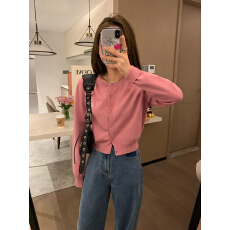 批发显瘦树莓粉刺绣学院针织衫减龄<b class='q'>短款</b><b class='q'>毛衣</b>开衫