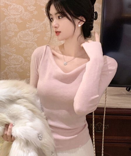 가을 겨울철 새로운 불규칙 니트 스웨터 긴팔 티셔츠 스웨터 기본 셔츠 여성 흔들다 칼라 몸매 가꾸기 슬림해 보이는 맨위