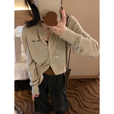 批发2025秋冬新款字母羊毛<b class='q'>开衫</b>小香风宽松显瘦百搭短款长袖<b class='q'>针织</b>衫