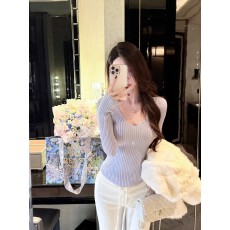 批发紫色V领长袖针织打底衫女秋季温柔纯欲风内搭修身显瘦高级感上衣