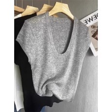 批发浅灰色薄款U领针织短袖上衣2026夏季新款爆款高级感修身短款T恤女