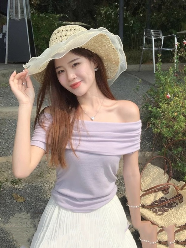 프랑스식 보라색 오프숄더 맨위 여성 여름 2026 년 새로운 디자인 센스 비스듬한 어깨 반팔 티셔츠