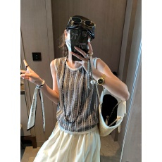 批发<b class='q'>亚麻</b>天丝透气无袖针织背心女夏季小众设计竖纹镂空肌理感圆领上衣