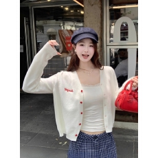 白色针织开衫外套女2026新款秋季穿搭高级感外搭毛衣韩系早秋上衣