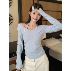 批发韩系纯欲一字肩挂脖针织衫女秋冬内搭<b class='q'>打底衫</b>修身收腰短款露肩上衣