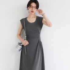 批发2026年夏季设计感掐腰时尚连衣<b class='q'>裙</b>显瘦气质收腰高级感短袖中<b class='q'>长</b><b class='q'>裙</b>女