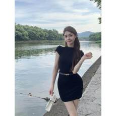 批发夏季新款名媛气质短袖修身<b class='q'>包臀</b>裙子高级感紧身黑色连衣裙女装