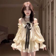 批发薄雾白茶 秋日优雅千金感大蝴蝶结一字肩上衣波点<b class='q'>裙裤</b>氛围感套<b class='q'>装</b>