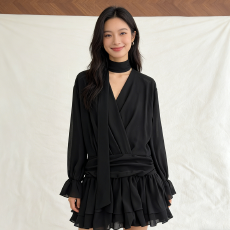 批发御姐风黑色挂脖V领<b class='q'>连衣裙</b>女收腰显瘦<b class='q'>喇叭袖</b>荷叶边气质甜酷风短裙