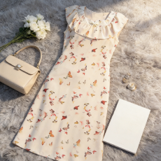 夏季长裙2026新款海边度假碎花裙法式气质收腰显瘦碎花连衣裙子女