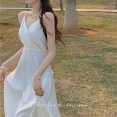 批发行穿搭衣服吊带<b class='q'>露背</b><b class='q'>连衣裙</b>夏显瘦仙女裙海边度假沙滩裙仙气