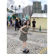 批发休闲设计感圆领无袖连衣<b class='q'>裙</b>女夏季2025新款减龄宽松格子背心A字<b class='q'>裙</b>