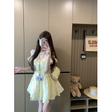 批发艺术生奶呼呼短<b class='q'>裙</b>女2025年夏纯欲风蕾丝黄色方领泡泡袖蓬蓬连衣<b class='q'>裙</b>