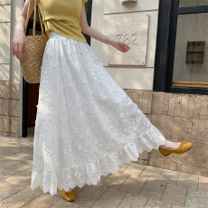 批发设计感立体小花刺绣白色半身长裙女<b class='q'>夏</b>季2026新款绝美气质大摆伞裙