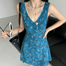 批发2026新款V领油画蓝色碎花<b class='q'>连衣裙</b>女夏无袖收腰显瘦A字短裙度假风潮
