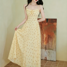 批发法式温柔风黄色吊带<b class='q'>连衣裙</b>套装女夏季初恋甜美裙子小清新碎花长裙