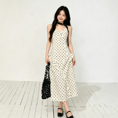 批发纯欲荷叶边显瘦长裙子法式波点吊带<b class='q'>连衣裙</b>女2026春夏新款收腰显瘦