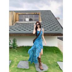 批发度假风复古碎花吊带<b class='q'>连衣裙</b><b class='q'>女</b>夏季设计感不规则长裙收腰<b class='q'>显瘦</b>A字裙