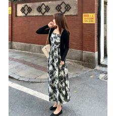 批发早秋法式碎花吊带<b class='q'>连衣裙</b>外搭开衫两件套女春秋季漂亮独特裙子套装