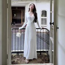 批发纯欲深V性感蕾丝拼接长袖<b class='q'>连衣裙</b>女2026秋季新款气质收腰A字长裙