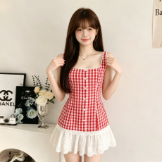 批发红白格纹吊带<b class='q'>连衣裙</b>女蕾丝拼接裙子甜美短裙夏季短裙潮2026法式