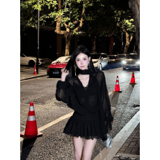 批发法式性感设计感收腰微透飘带长袖<b class='q'>连衣裙</b>女2025秋季新款性感a字裙