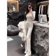 批发慵懒风针织套装女2025秋<b class='q'>冬</b>季甜辣妹V领收腰短款上衣阔腿裤两件套