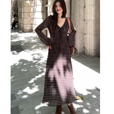 批发2025秋季今年流行爆款气质<b class='q'>高端</b>精致女神范大方得体黑色波点<b class='q'>连衣裙</b>