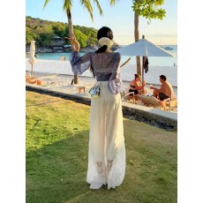 批发法式蓝色v领碎花<b class='q'>衬衫</b>女夏季设计感交叉绑带收腰雪纺小衫气质上衣