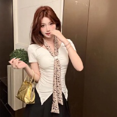 批发韩系豹纹飘带V领短袖T恤女夏季带胸垫修身显瘦内搭外穿辣妹风上衣