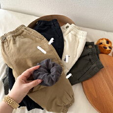 批发加绒儿童装水洗<b class='q'>牛仔裤</b>2026夏季新款男女孩潮牌刺绣宽松束脚裤子潮