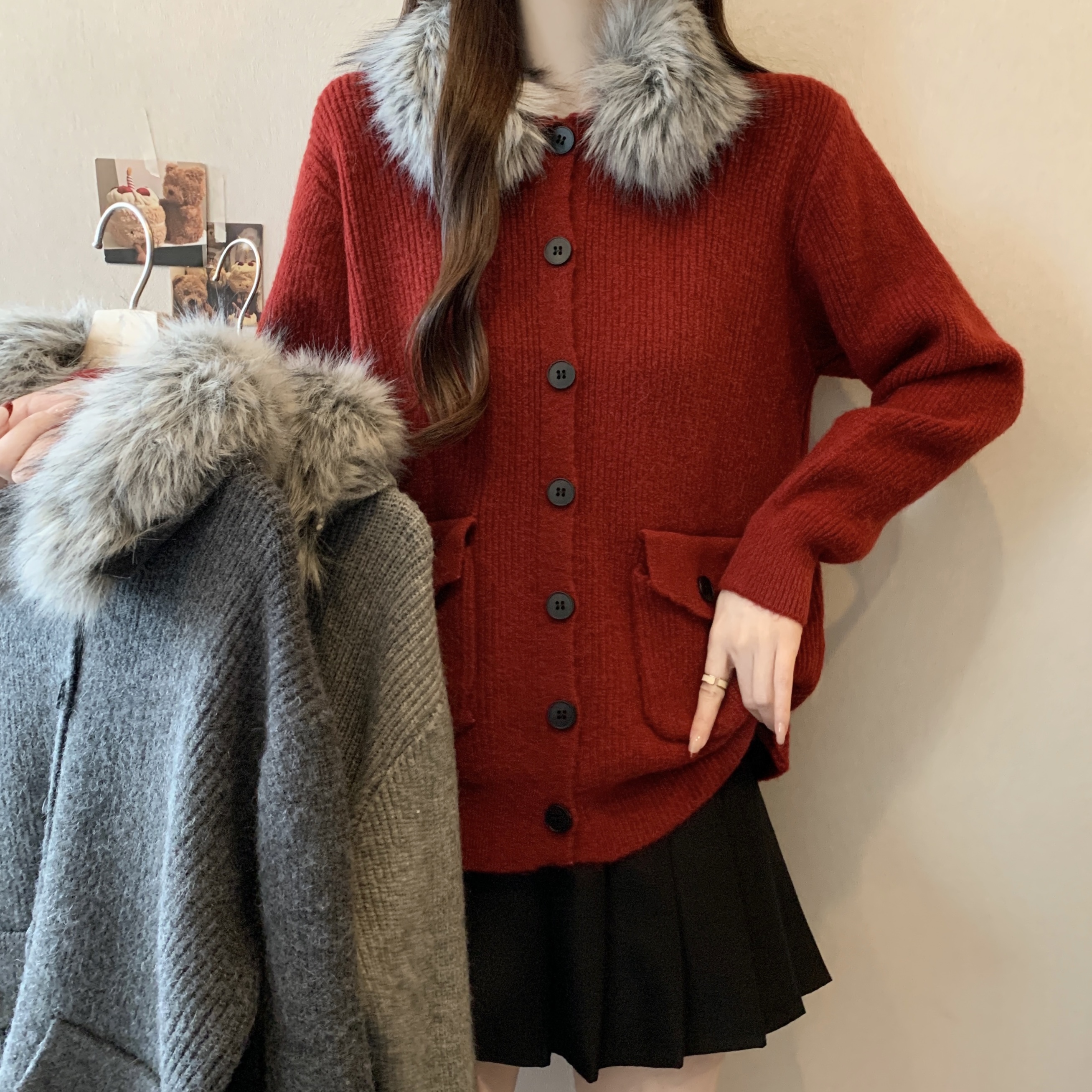 실사 빅 사이즈 2025 새로운 탈착식 모피 칼라 니트 오픈 가디건 여성 가을 겨울 세련된 주머니 디자인 스웨터