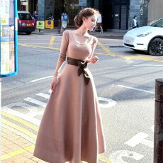 批发温柔风方领收腰<b class='q'>中袖</b>针织连衣裙女秋冬季设计感修身毛衣裙气质长裙