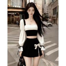 批发新款少女感千金风撞色方领长袖修身短款上衣+黑色百搭半身裙套装