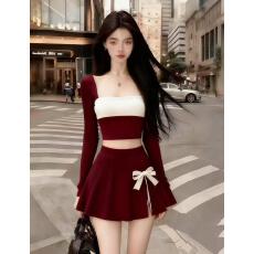 批发新款时尚少女风撞色方领长袖短款上衣加小众设计半身裙酒红色套装