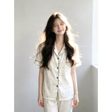 批发2026春夏新款<b class='q'>睡衣</b>女带胸垫云朵棉三件套翻领甜美可外出家居服套装