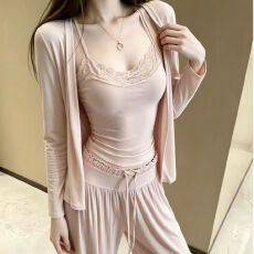 批发高质量<b class='q'>莫代尔</b>版本！带胸垫吊带长袖三件套纯欲蕾丝性感粉套装