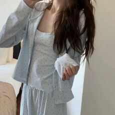 批发带胸垫吊带长袖三件套仿棉<b class='q'>睡衣</b>女纯欲奶蓝波点套装