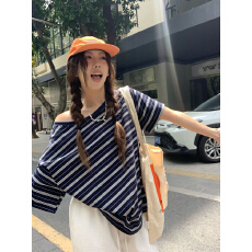批发宽松复古条纹露斜肩短袖夏季新款学院减龄休闲T恤女